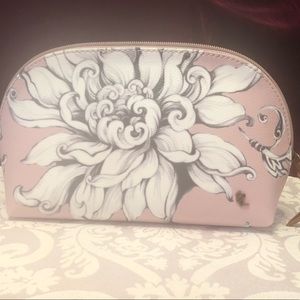 NWOT Elliott Lucca make up case